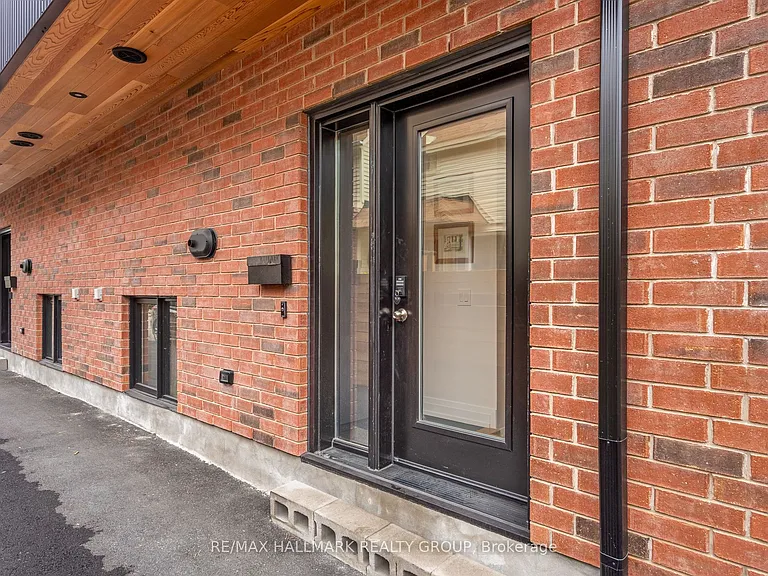 130 Glenora St #2B — Photo 3