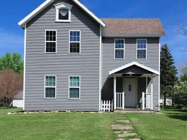 507 Main St, Leaf River, IL 61047