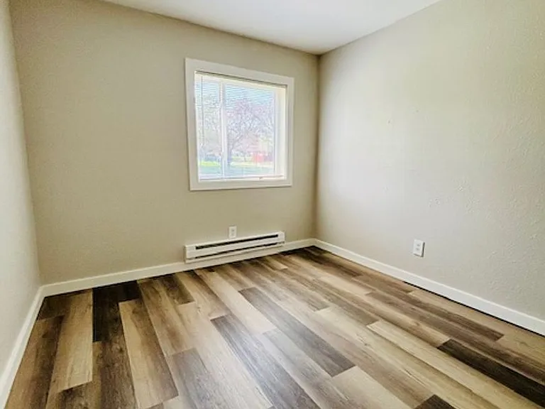 Cedar Crest Apartments — Photo 12