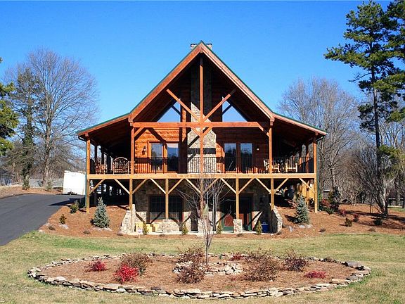 2nd image of 371 Valley Rd