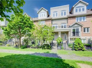 35 Grosvenor Ln, Cambridge, ON N1R 8N2