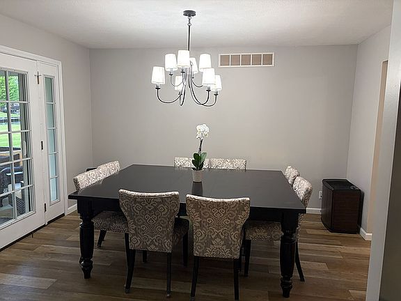 3rd image of 725 Skipper Ln