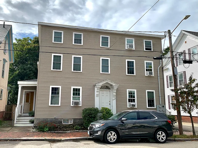 142 Cabot St #1 — Photo 13