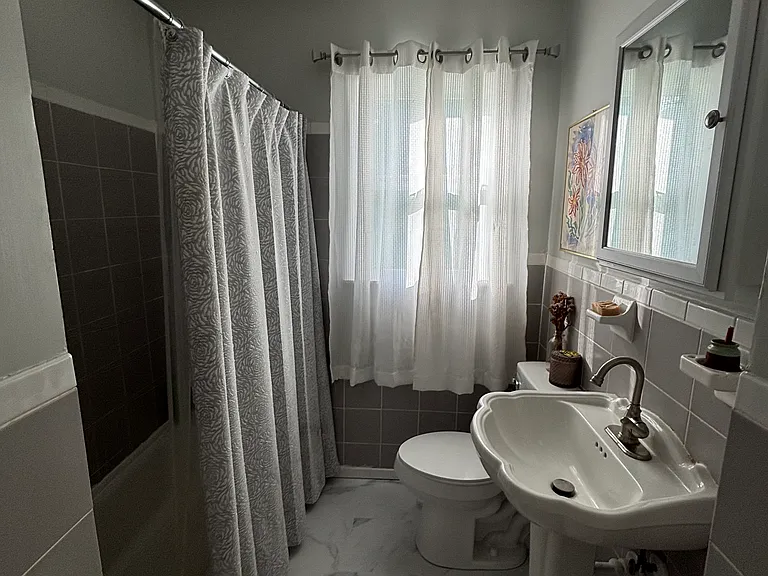 380 Ruth St — Photo 8