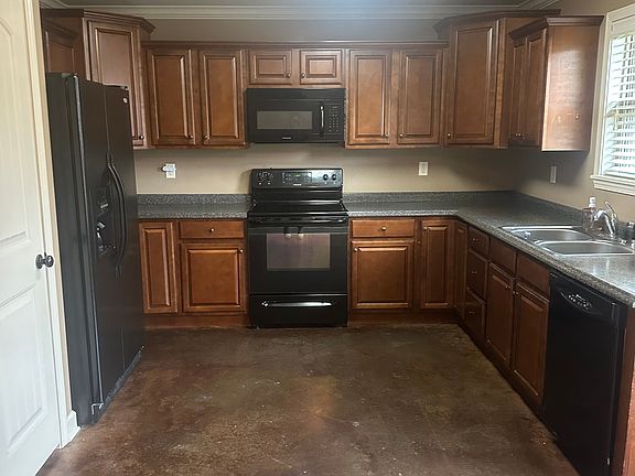 5th image of 1808 Sara Ct