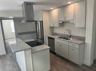 283 Main St #2L, Sturbridge, MA 01566