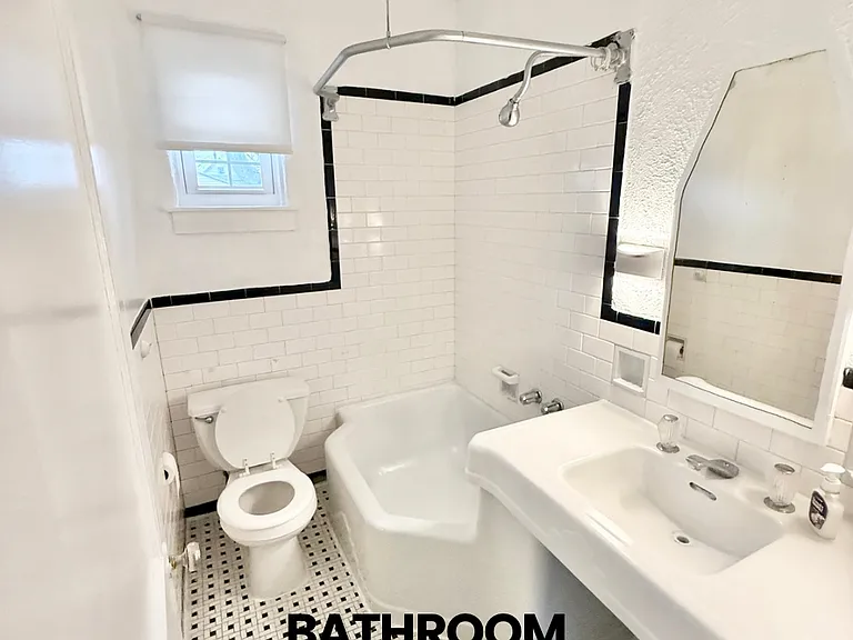 421 Otter St #1B — Photo 9