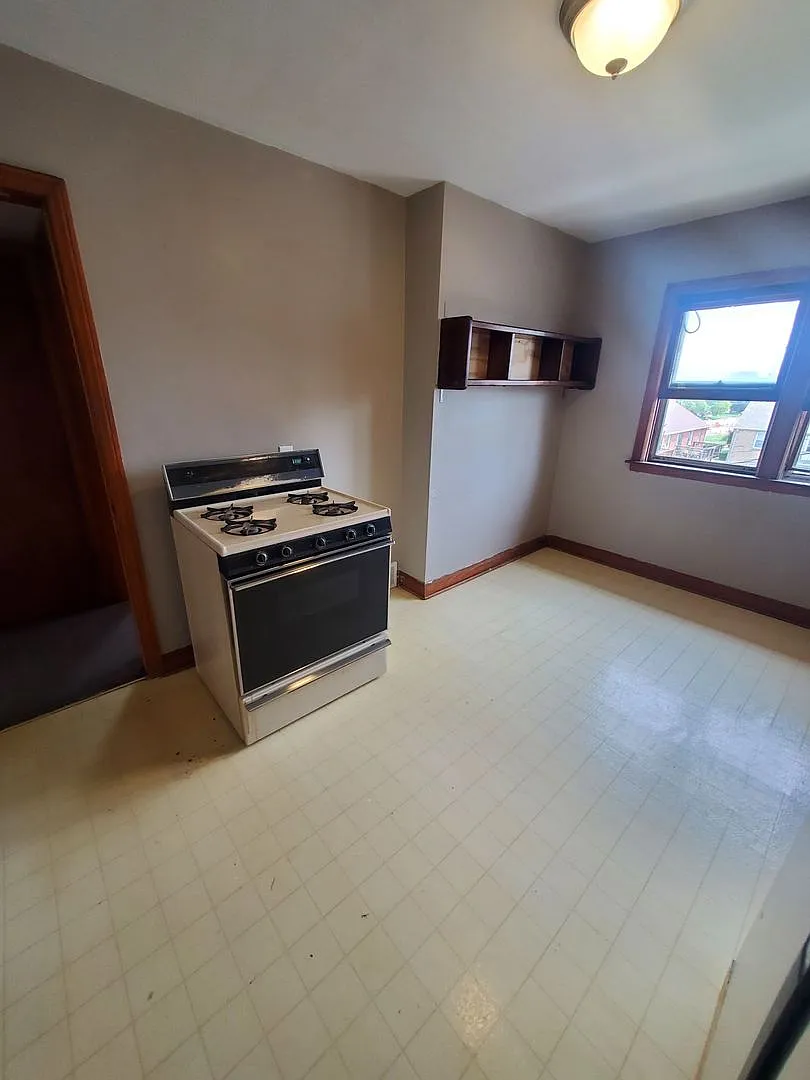 1414 S 55th St. (4 Unit) — Photo 2