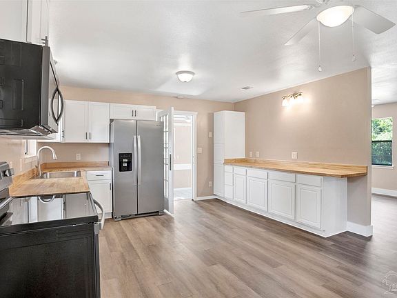 3rd image of 9684 Guidy Ln