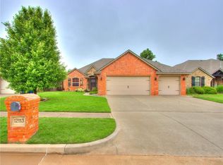 12113 SW 12th St, Yukon, OK 73099