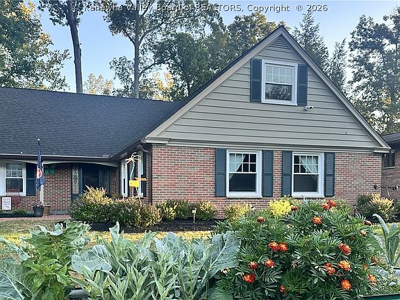 3rd image of 1419 Nottingham Rd