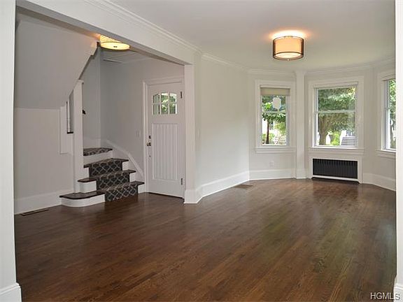 2nd image of 10 Clark Ct