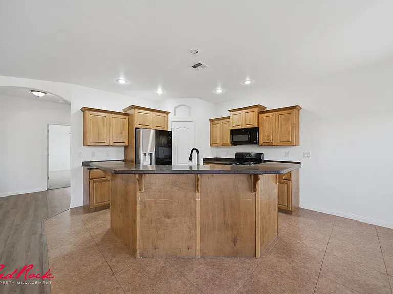 3304 W Palomar — Photo 8