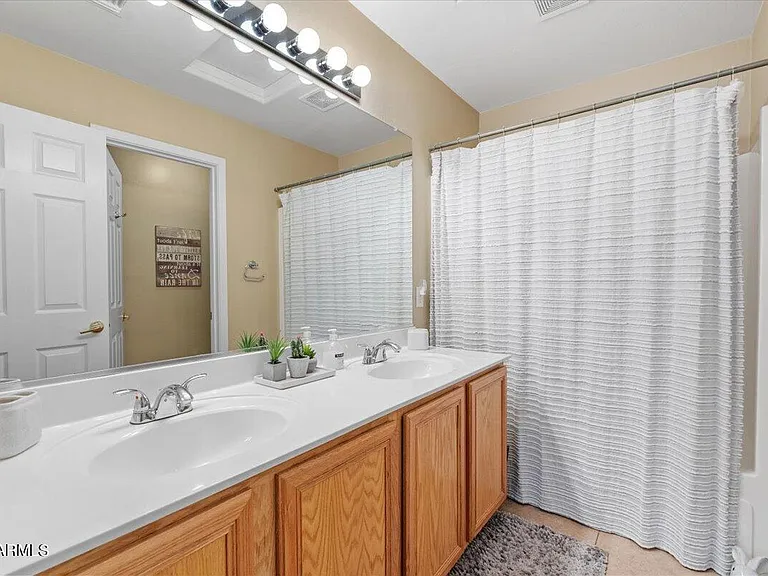 15257 W Hearn Rd — Photo 21