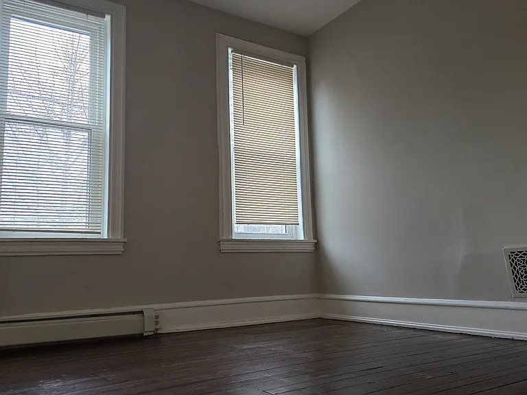 1414 N Harrison St — Photo 4