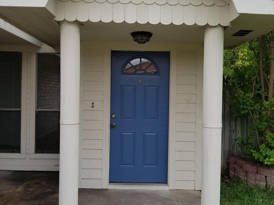 Front door - Inviting entrance