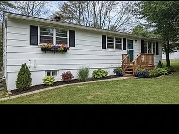 26 Old County Rd, Hampden, ME 04444