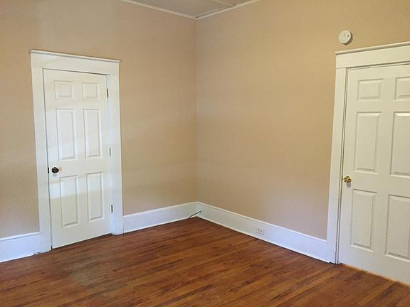 Bedroom (other angle)