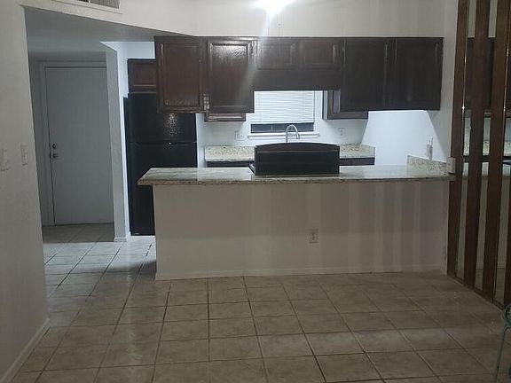 2nd image of 5535 Oakbriar Cir
