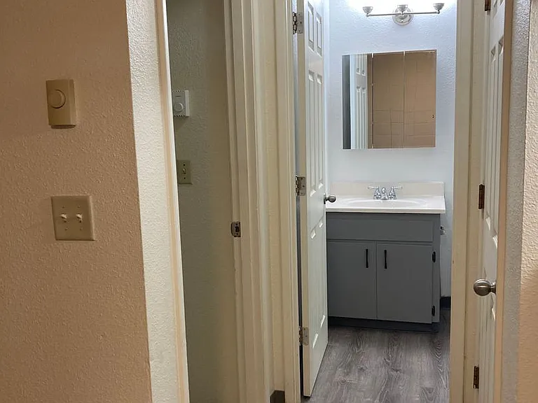 1668 Ferry St #3 — Photo 6