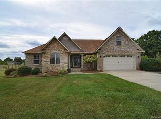 131 Forest View Dr, Kannapolis, NC 28081