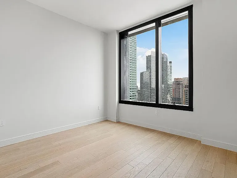 45-30 Pearson St #Penthouse 4C — Photo 9