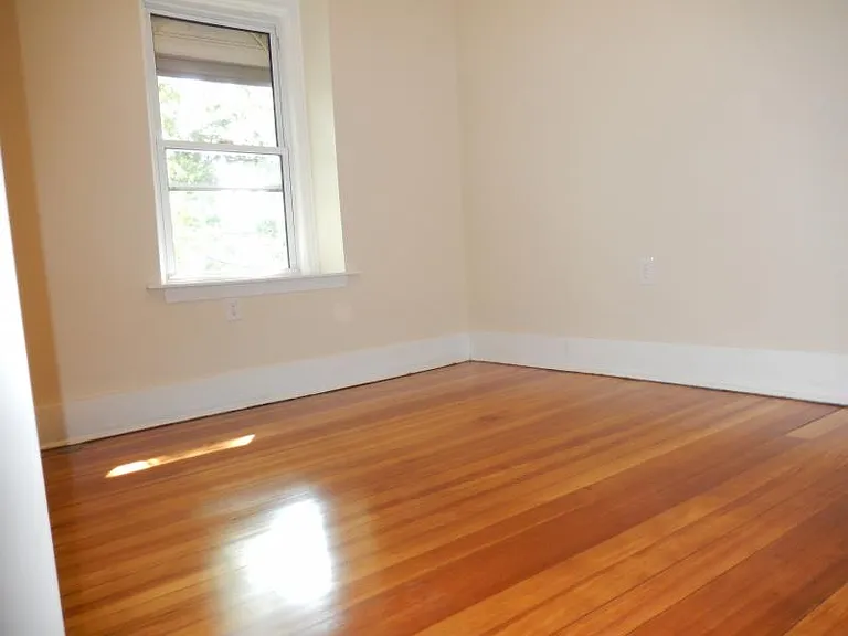 16 Cobden St #1 — Photo 8