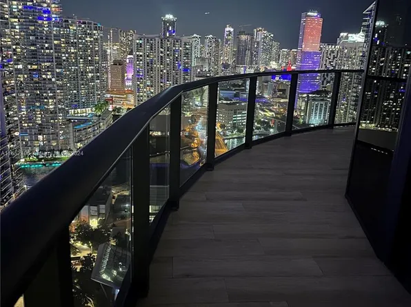 55 SW 9th St, Miami, FL