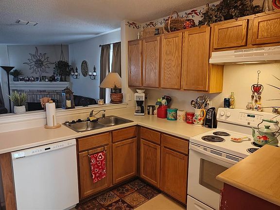 3rd image of 8720 Cove Meadow Ln