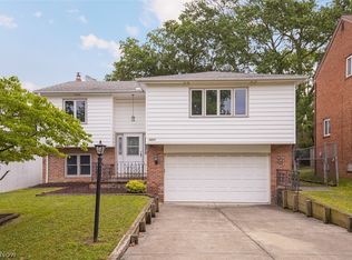5837 Wickfield Dr, Parma Heights, OH 44130