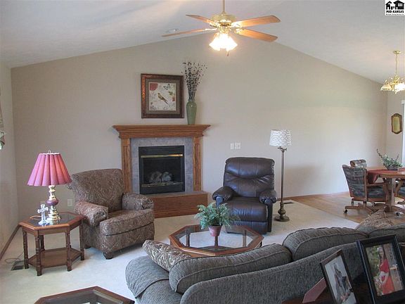 5th image of 207 E 37th Ave