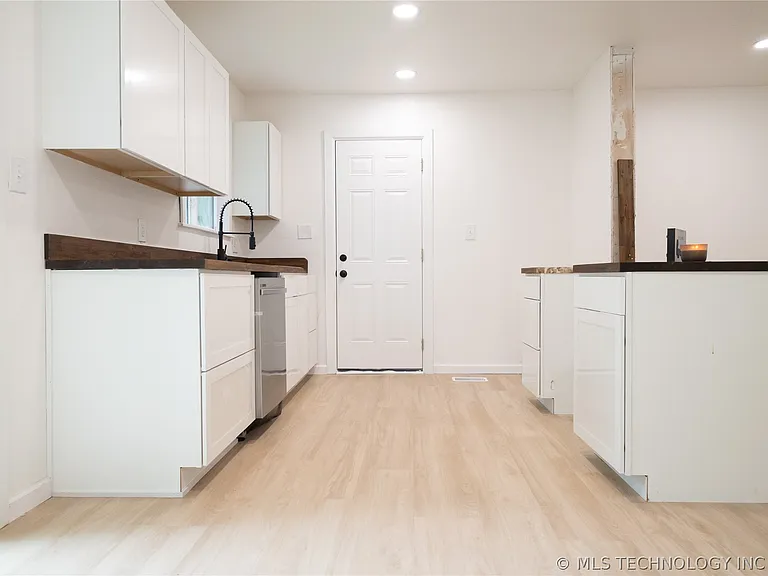 909 W El Paso Pl — Photo 7