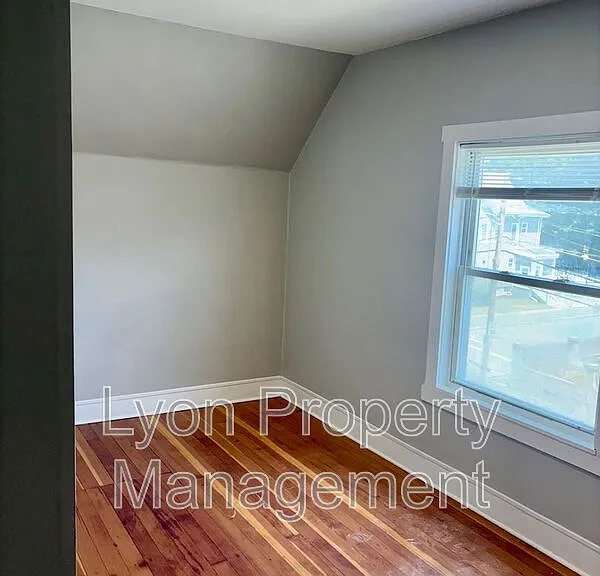 1225-1227 Warren Ave #3 — Photo 15
