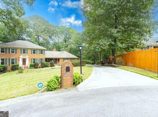 5027 Castlewood Dr SW, Lilburn, GA 30047