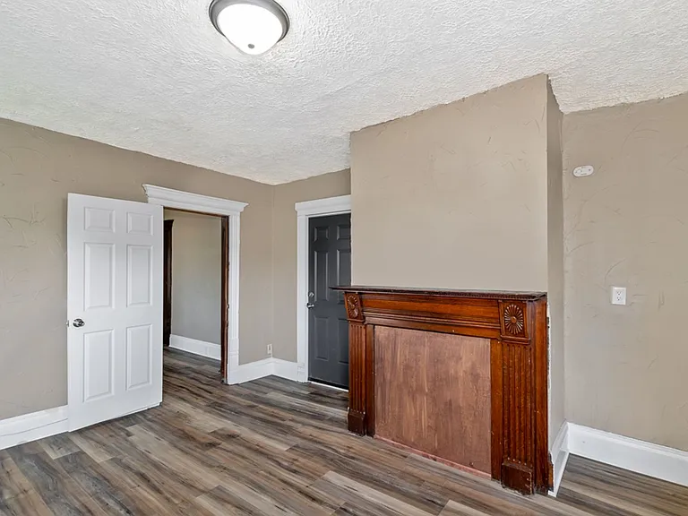 1606 Cleveland Ave NW — Photo 4