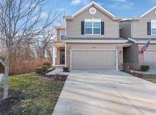 1815 Hyland Green Dr, O'Fallon, MO 63366