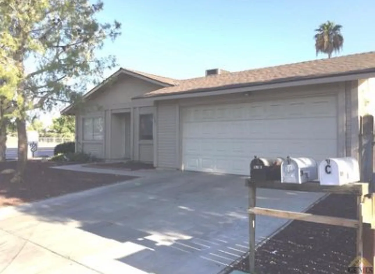 2 bed, 850 sqft, $1,550 — Photo 2