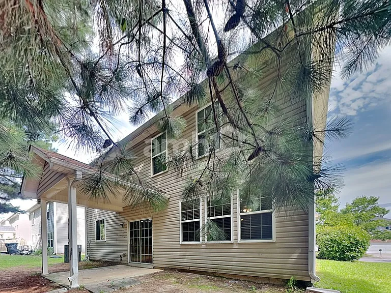 402 Leaflet Ives Trl — Photo 21