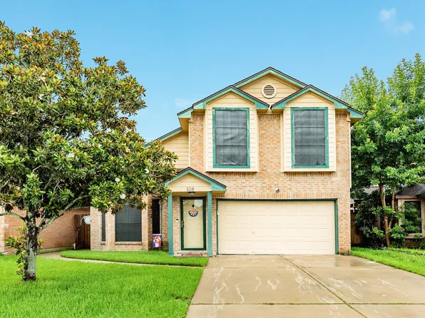 108 Coffee Ln, Lake Jackson, TX 77566