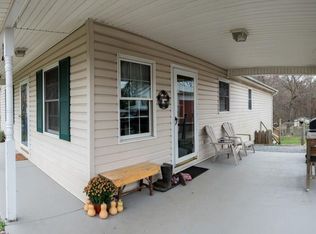 33 Dodge St, Stuarts Draft, VA 24477
