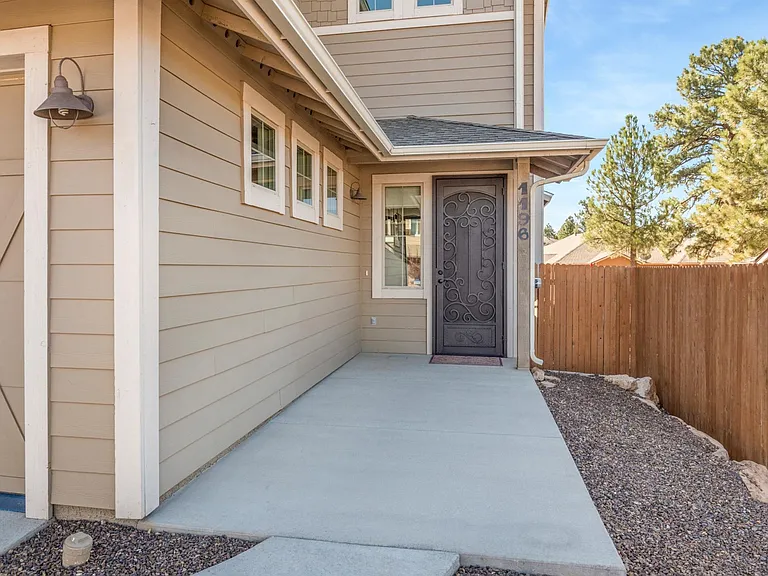 1196 N Waterside Dr — Photo 2