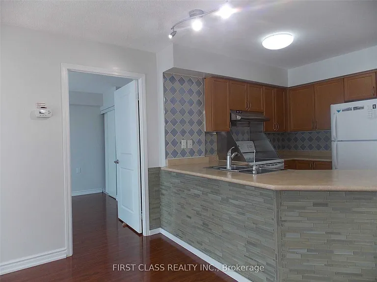 920 Sheppard Ave W #308 — Photo 6