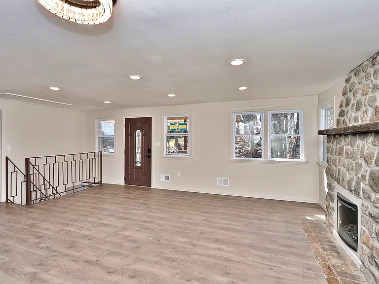 75 Nolans Point Rd — Photo 2