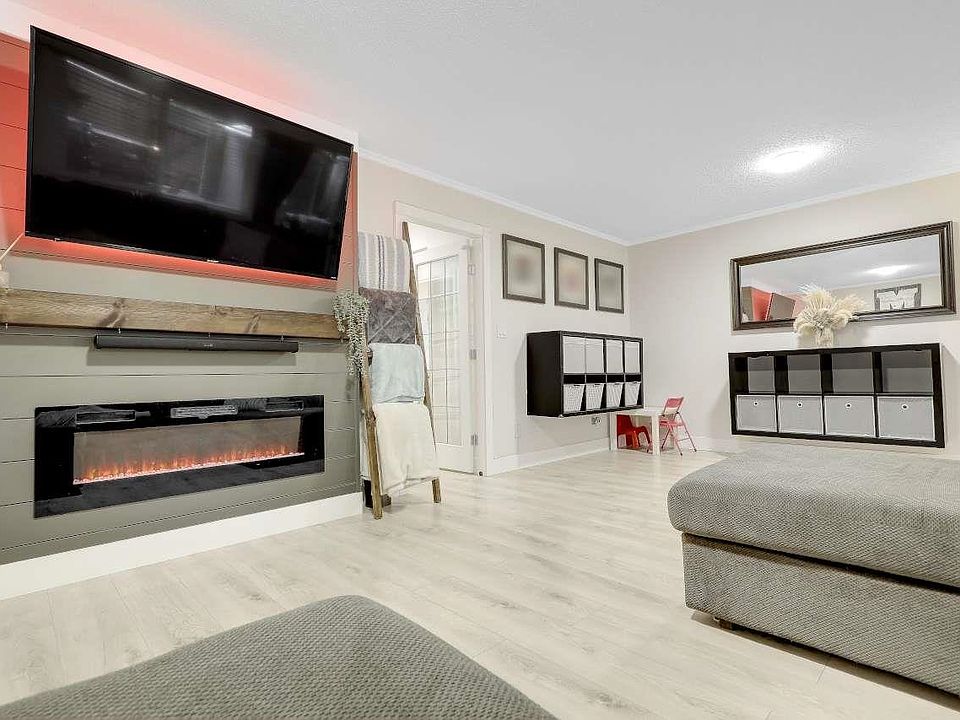 1st image of 20941 Camwood Ave #6