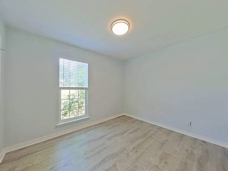 415 Juniper Dr — Photo 12