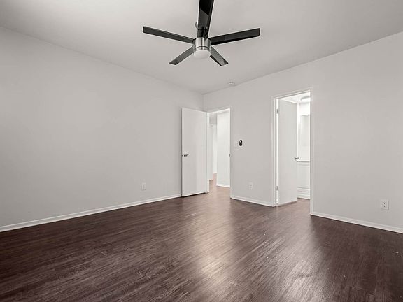 4th image of 1537 Centinela Ave #112