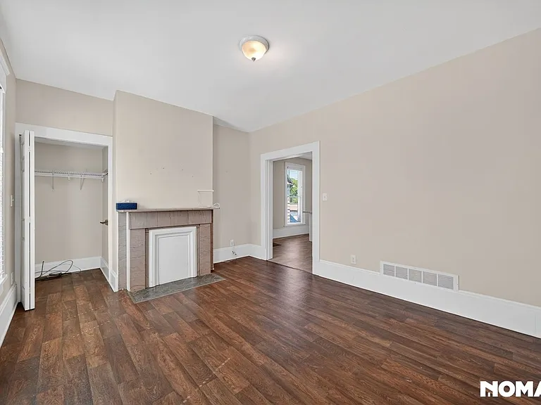 1855 W 58th St #1 — Photo 2