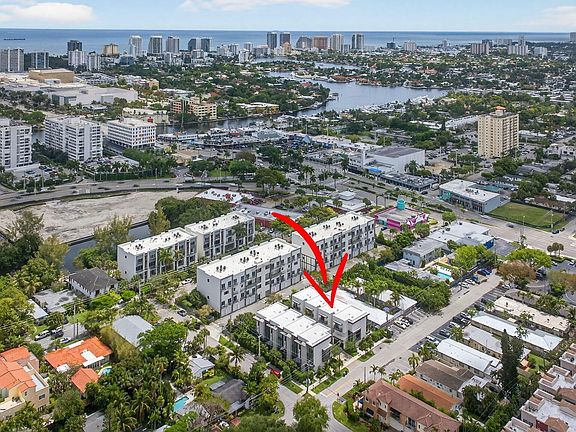 3rd image of 1044 N Victoria Park Road