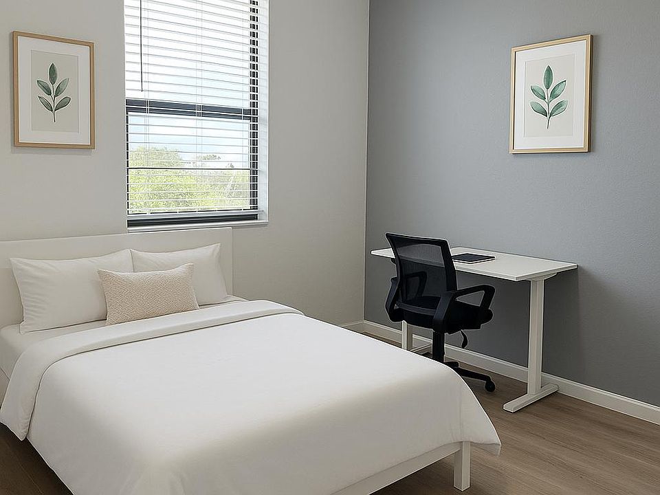 Private Bedroom, Workspace & Full sized bed