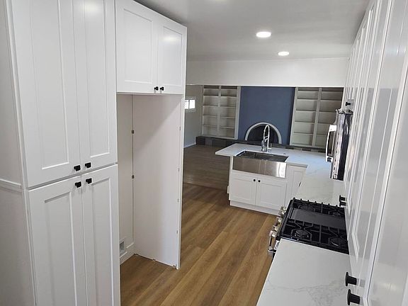 5th image of 3213 W 180th St